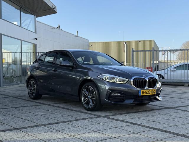 BMW 1-SERIE 116d Executive Edition | Live Cockpit | Sfeerverlichting | Apple Carplay |