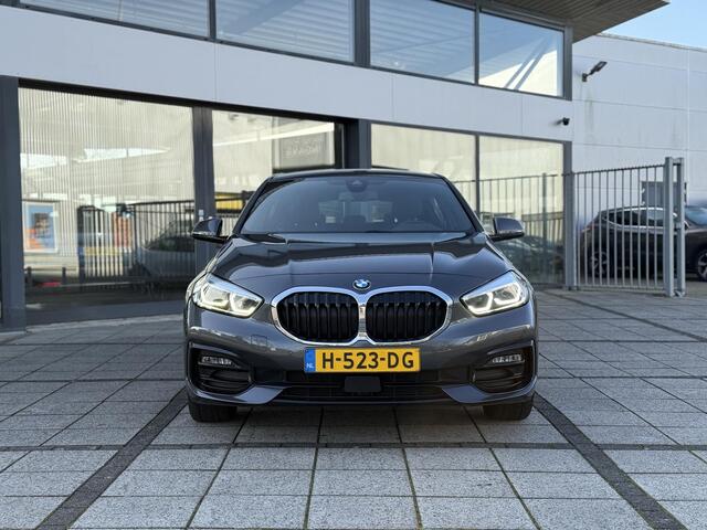 BMW 1-SERIE 116d Executive Edition | Live Cockpit | Sfeerverlichting | Apple Carplay |