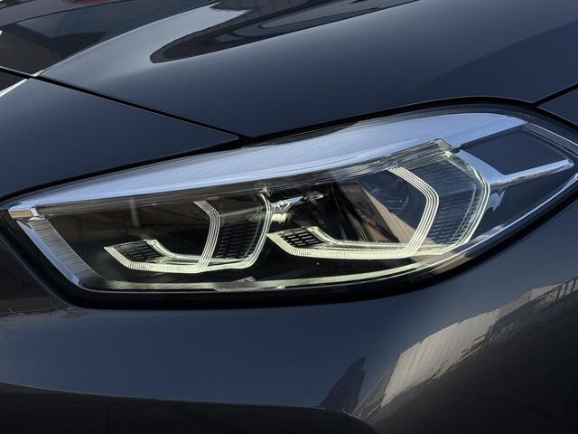 BMW 1-SERIE 116d Executive Edition | Live Cockpit | Sfeerverlichting | Apple Carplay |
