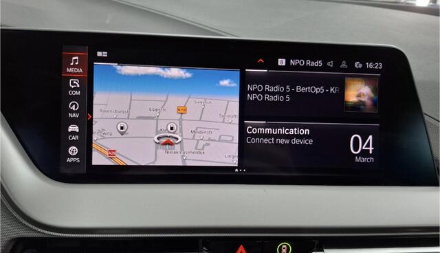 BMW 1-SERIE 118i Business Edition Navigatiesysteem / Parkeersensor voor + achter / Keyless start