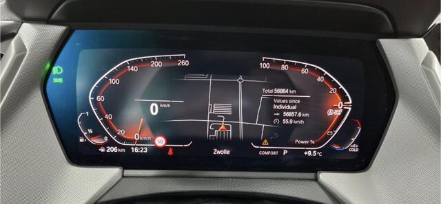 BMW 1-SERIE 118i Business Edition Navigatiesysteem / Parkeersensor voor + achter / Keyless start