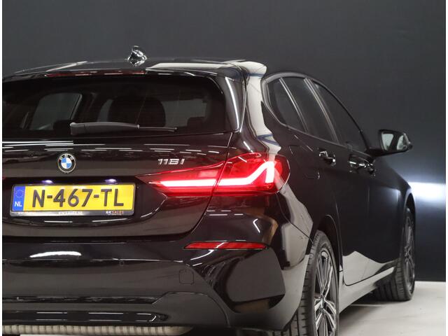 BMW 1-SERIE 116i Business Edition [DIGITAL DASH, CRUISE CONTROL, APPLE CARPLAY, PDC V+A, STUUR EN STOELVERWARMING, CLIMATE CONTROL, NAVIGATIE, NIEUWSTAAT]