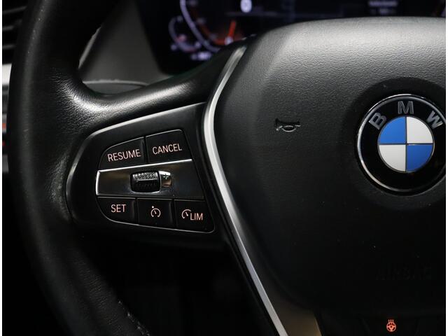 BMW 1-SERIE 116i Business Edition [DIGITAL DASH, CRUISE CONTROL, APPLE CARPLAY, PDC V+A, STUUR EN STOELVERWARMING, CLIMATE CONTROL, NAVIGATIE, NIEUWSTAAT]