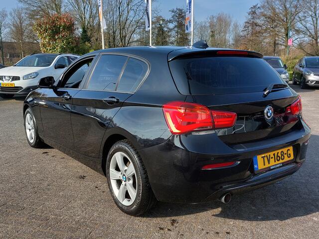 BMW 1-SERIE 118i 136pk Automaat Executive Sport-Line | Origineel NL | Navi | Clima | Cruise | Bluetooth Carkit+Streaming | Led Koplampen | Licht+Regensensor | Pdc | Mistlampen | Privacy Glass | 16''lm