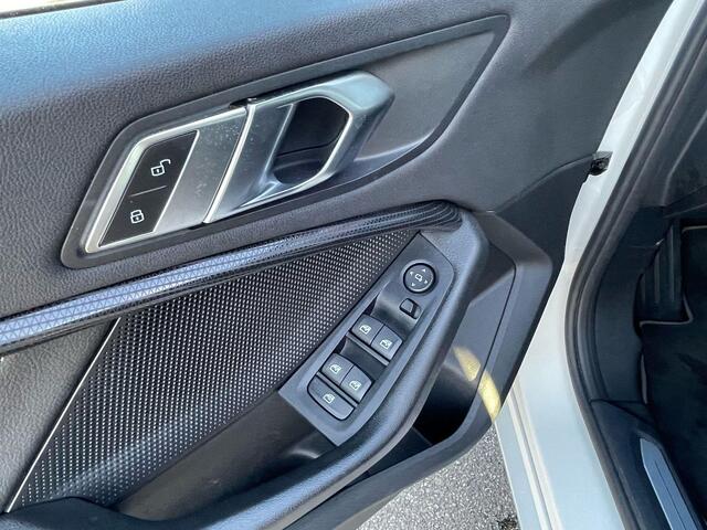 BMW 1-SERIE 118i High Executive