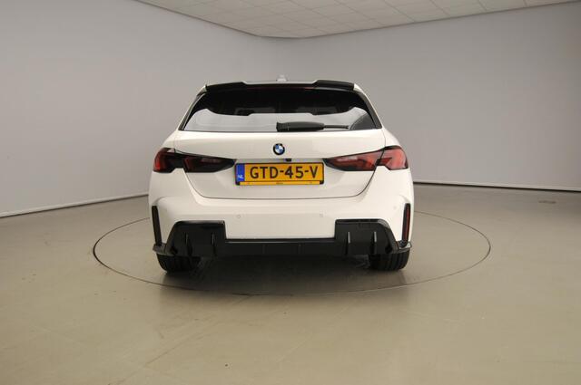 BMW 1-SERIE 5-deurs 120 | M-Sportpakket | LED | Navigatie | Elektr. zetels | Stoelverwarming | Keyles go | DAB | Harman-kardon sound | Alu 19 inch