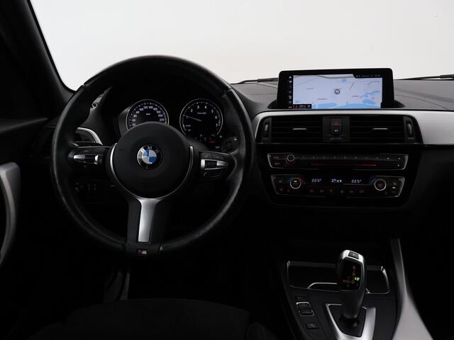 BMW 1-SERIE 118i AUT8 5-DEURS M-SPORT INTERIEUR + EXTERIEUR | NAVI PROFESSIONAL | CAMERA | STOELVERW.
