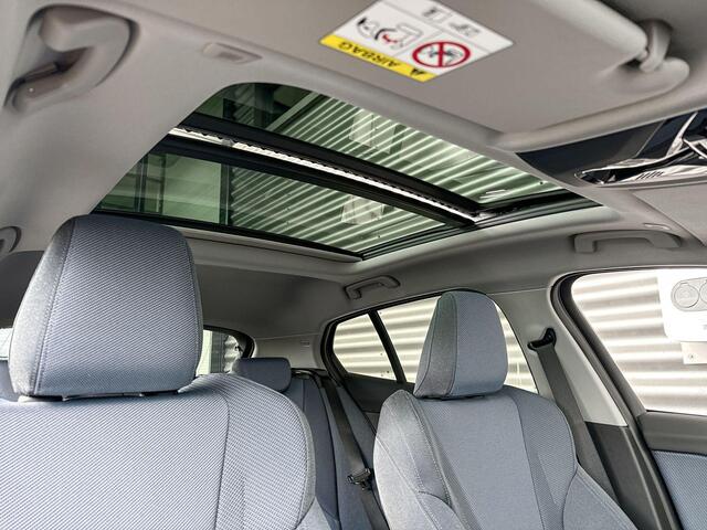 BMW 1-SERIE 120 M Sport Design Edition / Glazen panoramadak / Elektrisch verwarmde voorstoelen