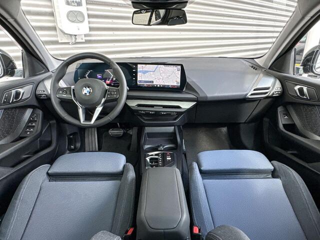 BMW 1-SERIE 120 M Sport Design Edition / Glazen panoramadak / Elektrisch verwarmde voorstoelen