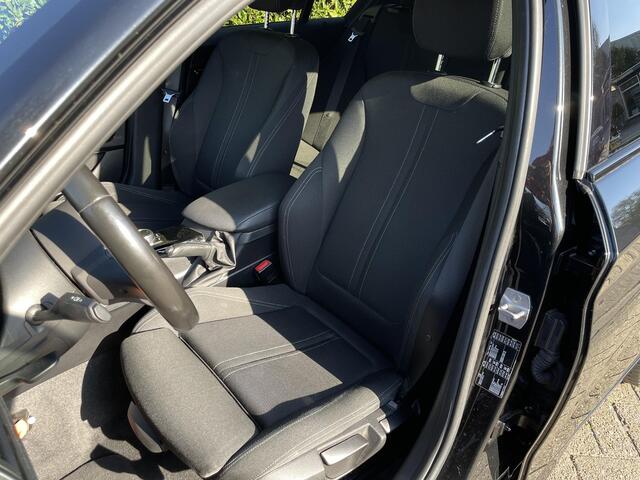 BMW 1-SERIE 116i High Executive NAVI, M PAKKET, TREKHAAK, 18" LM
