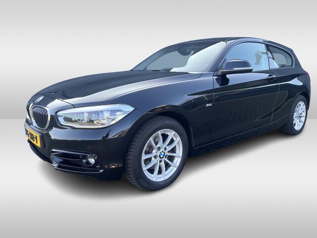 BMW 1-SERIE 120i 184PK Automaat 3Drs. Sport Executive / Airco-ecc. / Cruise-ctr. / Navigatie / Lm velgen / Trekhaak afn. / Apk feb-2026