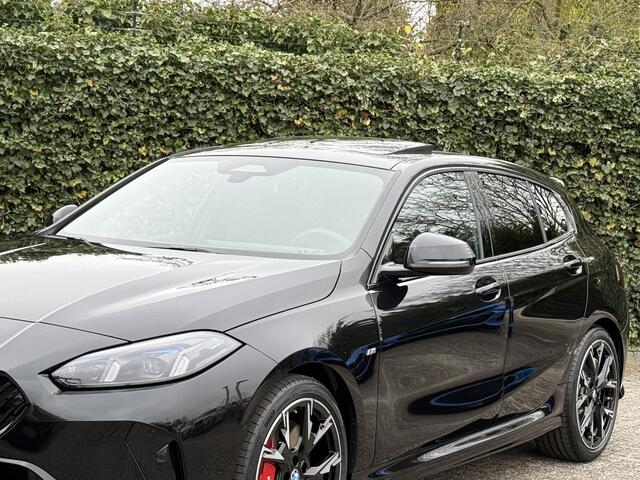 BMW 1-SERIE 120 M-Sport Pro | 19'' | Panorama | Getint Glas | Harman/Kardon