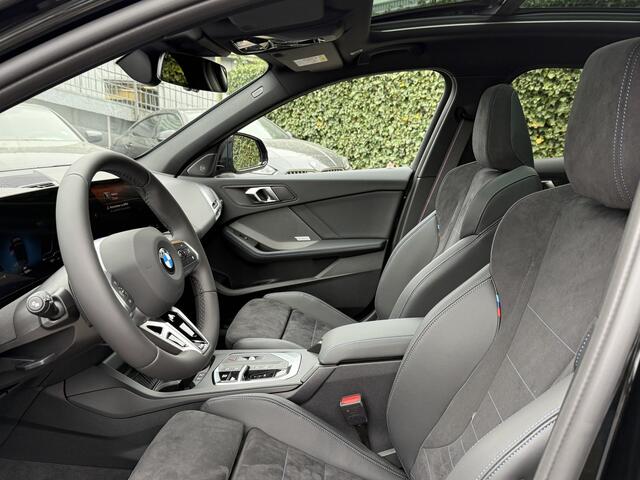 BMW 1-SERIE 120 M-Sport Pro | 19'' | Panorama | Getint Glas | Harman/Kardon