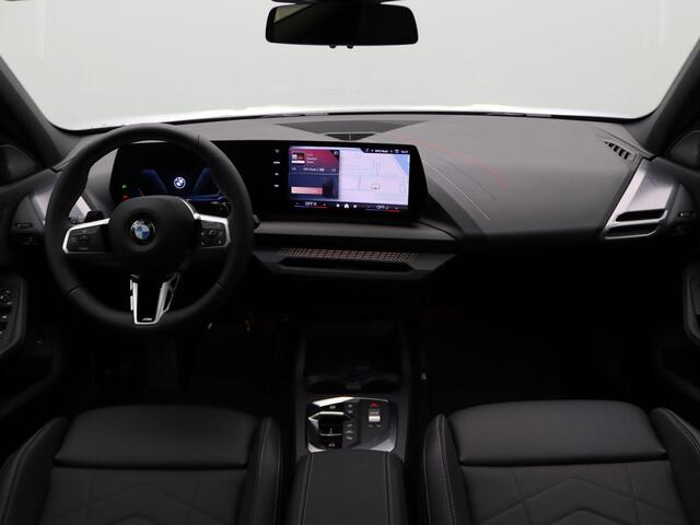 BMW 1-SERIE 120 M Sportpakket Pro | Premium Pack | Comfort Access | Panoramadak | Driving Assistant Plus | DAB | Harman Kardon | 19''
