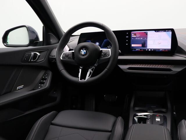 BMW 1-SERIE 120 M Sportpakket Pro | Premium Pack | Comfort Access | Panoramadak | Driving Assistant Plus | DAB | Harman Kardon | 19''