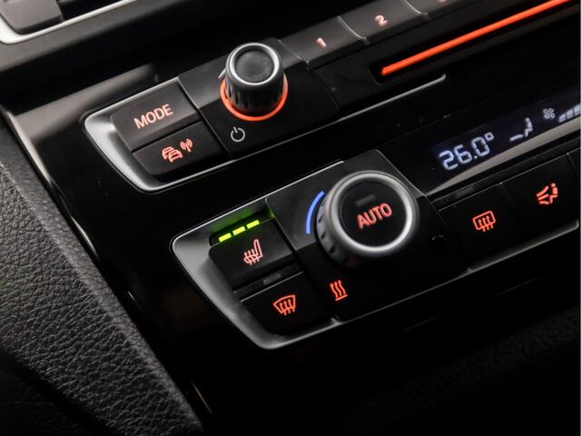 BMW 1-SERIE 118i High Executive Sportline (NAVIGATIE, CLIMATE, STOELVERWARMING, LED KOPLAMPEN, GETINT GLAS, SPORTSTOELEN, PARKEERSENSOREN, CRUISE, NIEUWE APK, NIEUWSTAAT)