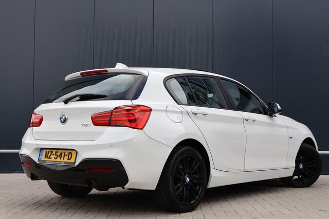 BMW 1-SERIE 118i High Executive Automaat | M-Sportstuur | Leer | Stoelverwarming | Sportstoelen | Schuif / kanteldak | M-pakket details | Professional Navi