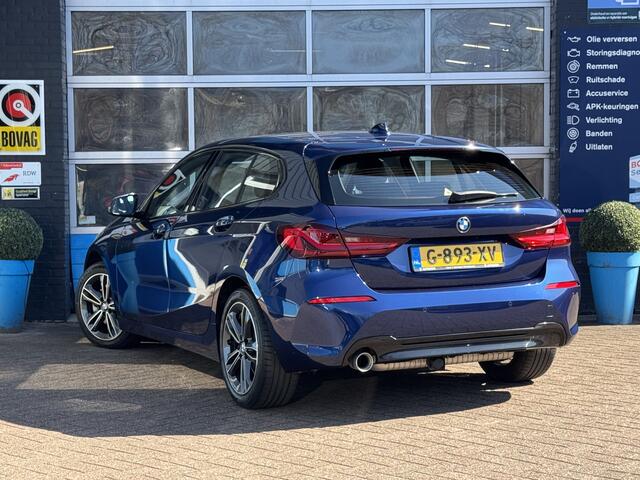 BMW 1-SERIE 118i Executive Edition Prijs Inclusief Onderhoud & 12 Maand BOVAG Garantie | Trekhaak Afneembaar | Climate Control |