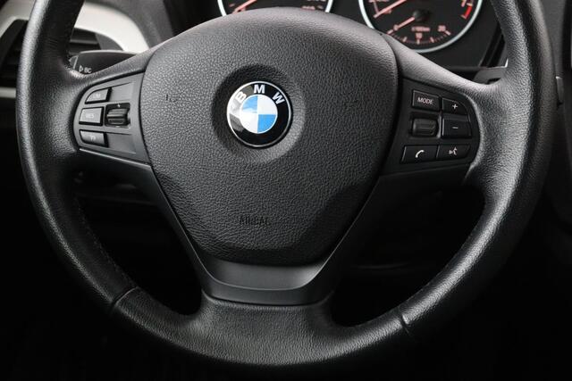 BMW 1-SERIE 116i | Origineel NL | Cruise control | Bluetooth | Airco | Parkeerhulp | Regen-/lichtsensor | Radio/CD