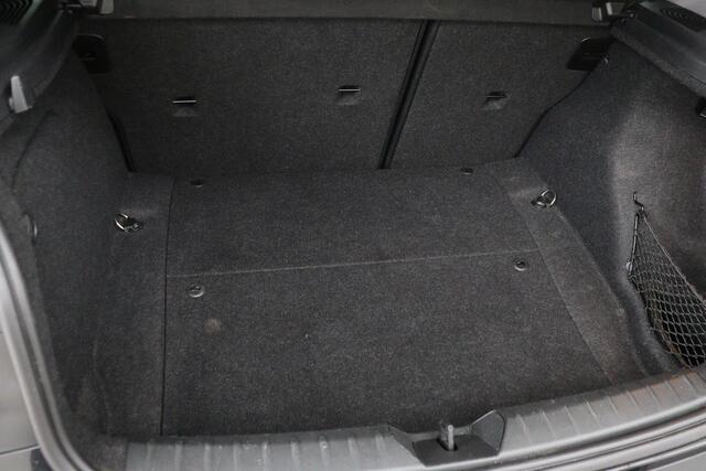 BMW 1-SERIE 116i | Origineel NL | Cruise control | Bluetooth | Airco | Parkeerhulp | Regen-/lichtsensor | Radio/CD