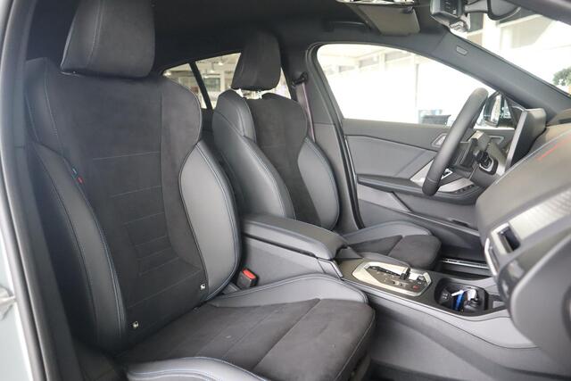 BMW 1-SERIE 5-deurs 120 M Sportpakket Pro | Innovation Pack | Brooklyn Grau | 19'' LMV