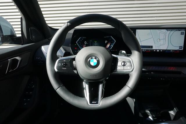 BMW 1-SERIE 5-deurs 120 M Sportpakket | Premium Pack | Harman-Kardon sound system | Parking Assistant