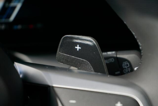 BMW 1-SERIE 5-deurs 120 M Sportpakket | Premium Pack | Harman-Kardon sound system | Parking Assistant