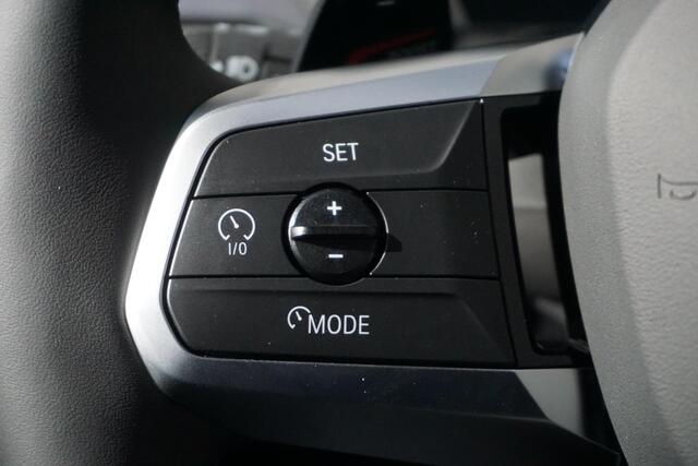 BMW 1-SERIE 5-deurs 120 M Sportpakket | Premium Pack | Harman-Kardon sound system | Parking Assistant
