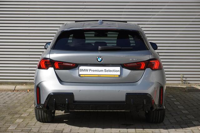 BMW 1-SERIE 5-deurs 120 M Sportpakket | Premium Pack | Glazen panoramadak | Harman-Kardon sound system | Parking Assistant | Driving Assistant
