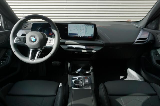 BMW 1-SERIE 5-deurs 120 M Sportpakket | Premium Pack | Glazen panoramadak | Harman-Kardon sound system | Parking Assistant | Driving Assistant