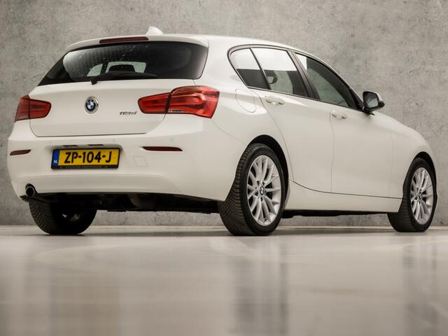 BMW 1-SERIE 118d High Executive 150Pk Automaat (NAVIGATIE, DIGITAL COCKPIT, STOELVERWARMING, LEDEREN SPORTSTOELEN, CRUISE, XENON, PARKEERSENSOREN, NIEUWSTAAT)