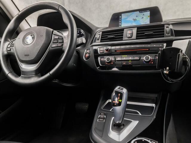 BMW 1-SERIE 118d High Executive 150Pk Automaat (NAVIGATIE, DIGITAL COCKPIT, STOELVERWARMING, LEDEREN SPORTSTOELEN, CRUISE, XENON, PARKEERSENSOREN, NIEUWSTAAT)