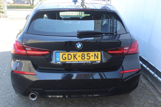 BMW 1-SERIE 118i Airco l Cruise control l Navigatie l AppleCarPlay/AndroidAuto