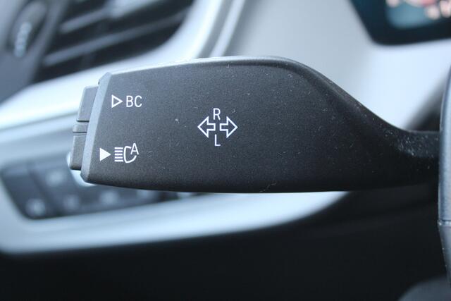 BMW 1-SERIE 118i Airco l Cruise control l Navigatie l AppleCarPlay/AndroidAuto