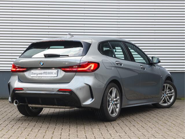 BMW 1-SERIE 118i M-Sport - Live Cockpit Prof - LED - Stoelverwarming