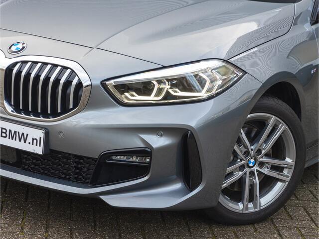 BMW 1-SERIE 118i M-Sport - Live Cockpit Prof - LED - Stoelverwarming