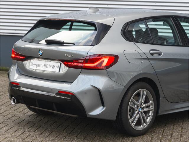 BMW 1-SERIE 118i M-Sport - Live Cockpit Prof - LED - Stoelverwarming