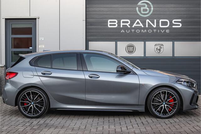 BMW 1-SERIE M135i xDrive 1e eig HUD Pano Camera 306PK Garantie