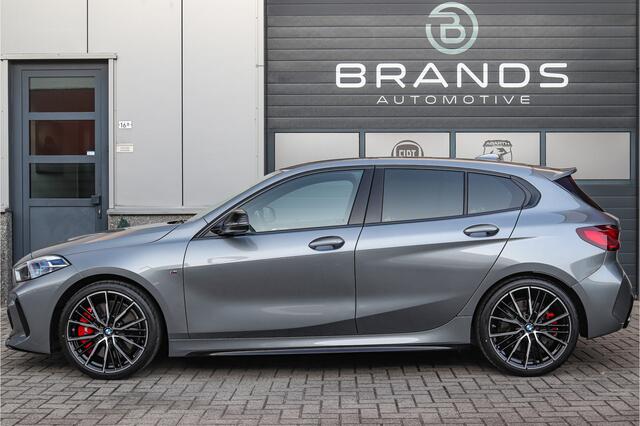 BMW 1-SERIE M135i xDrive 1e eig HUD Pano Camera 306PK Garantie