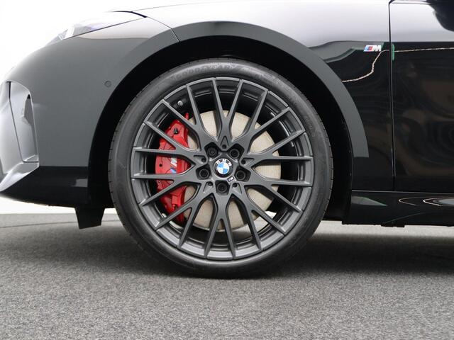BMW 1-SERIE 120 M Sportpakket Pro | Premium Pack | Stuurwielrand Verwarmd | M Adaptief onderstel | Comfort Access | Driving Assistant Plus | Harman Kardon | 19''