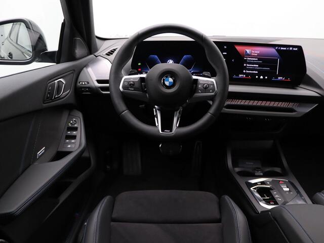 BMW 1-SERIE 120 M Sportpakket Pro | Premium Pack | Stuurwielrand Verwarmd | M Adaptief onderstel | Comfort Access | Driving Assistant Plus | Harman Kardon | 19''