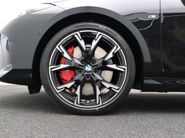 BMW 1-SERIE 120 M Sportpakket Pro | Premium Pack | Stuurwielrand Verwarmd | Comfort Access | Driving Assistant Plus | Harman Kardon | 19''