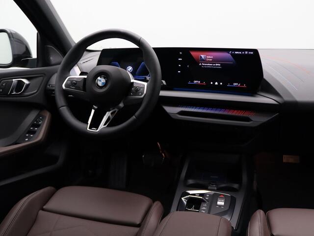 BMW 1-SERIE 120 M Sportpakket Pro | Premium Pack | Stuurwielrand Verwarmd | Comfort Access | Driving Assistant Plus | Harman Kardon | 19''