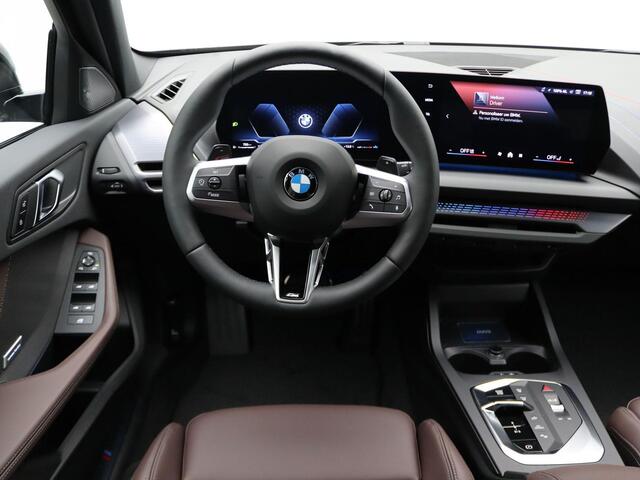 BMW 1-SERIE 120 M Sportpakket Pro | Premium Pack | Stuurwielrand Verwarmd | Comfort Access | Driving Assistant Plus | Harman Kardon | 19''