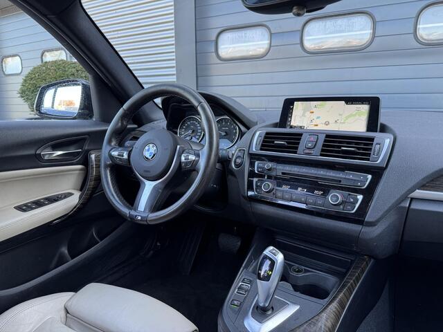 BMW 1-SERIE 118i Corporate Lease High Executive | Navigatie | Lederen Bekleding | Lichtmetalen Velgen | Parkeersensoren |