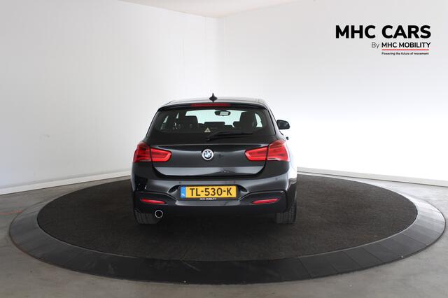 BMW 1-SERIE 118i Corporate Lease Executive | Verwacht | M-Sport | Schuif/kanteldak |