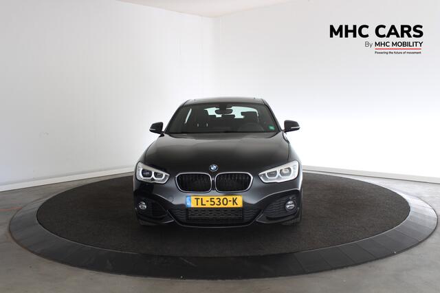 BMW 1-SERIE 118i Corporate Lease Executive | Verwacht | M-Sport | Schuif/kanteldak |
