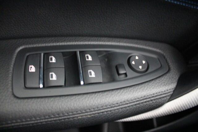 BMW 1-SERIE 118i Corporate Lease Executive | Verwacht | M-Sport | Schuif/kanteldak |