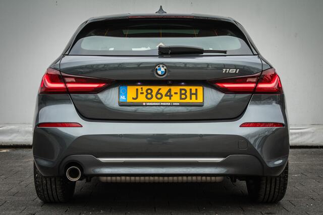 BMW 1-SERIE 118i High Executive Edition Panoramadak/ Leer/ Stoelverwarming/ Led/ Luxury-line/ Live cockpit pro