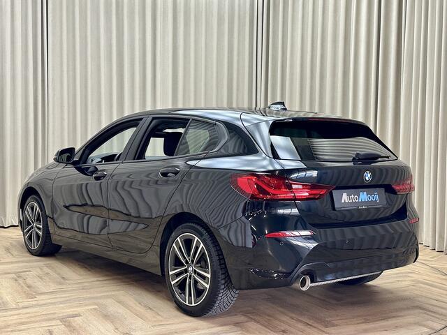 BMW 1-SERIE 116i *1e Eigenaar* Apple Carplay / Automaat / PDC / Cruise Control / Bluetooth / ECC Clima / Ambiance verlichting / 17"LMV
